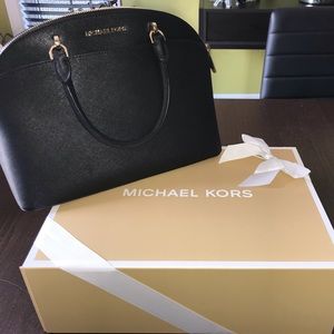 Authentic Michael Kors Crossbody EUC with box